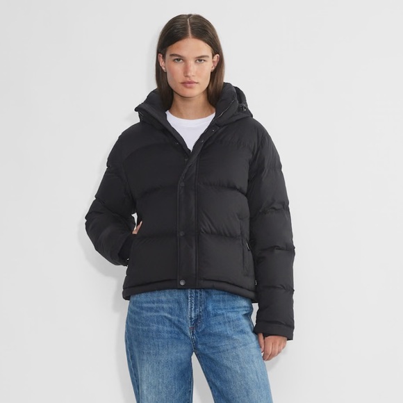 Aritzia Super Puff Shorty - Picture 2 of 4